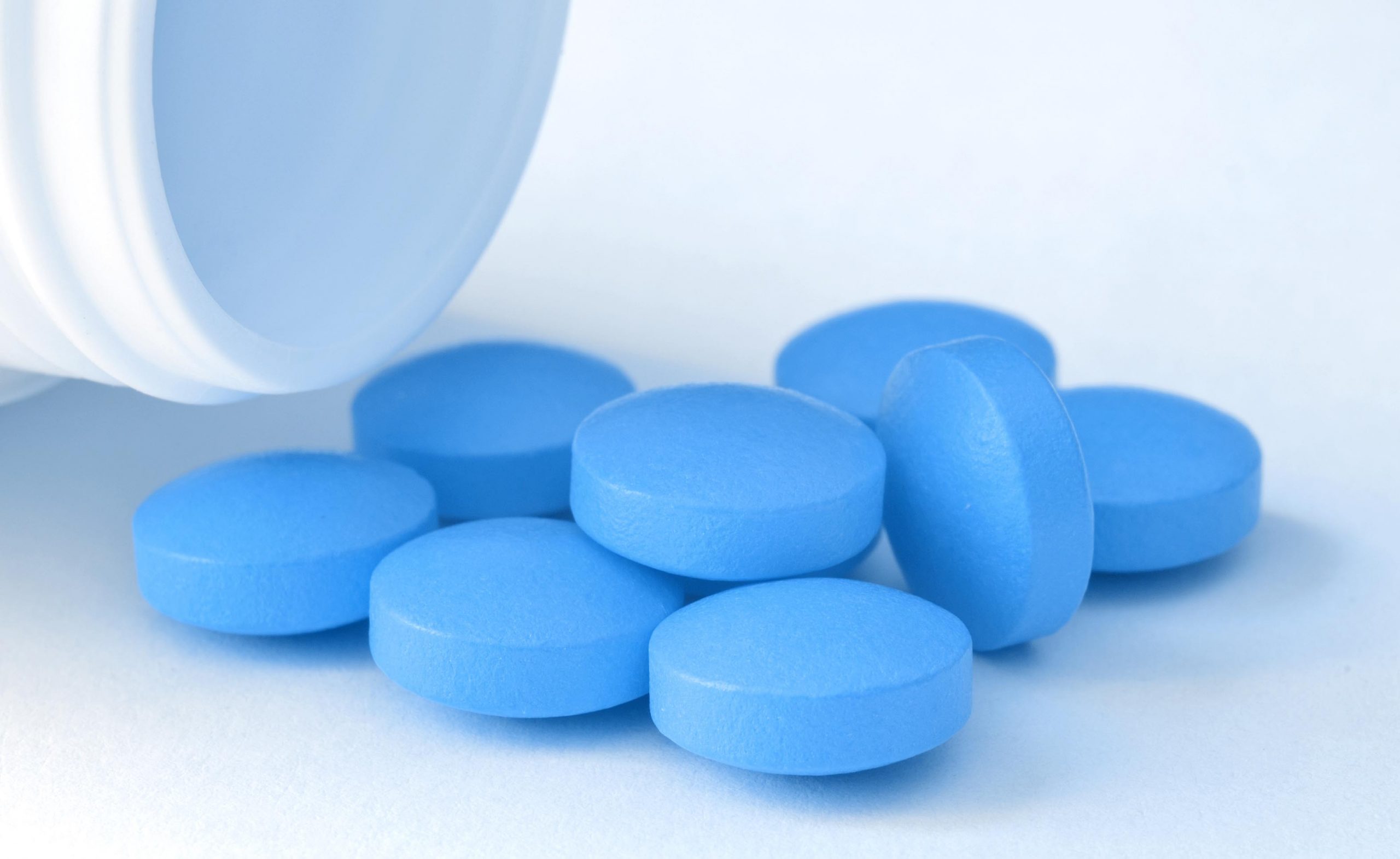 Как купить таблетки без. Голубые таблетки виагра. Виагра синие таблетки. Синие круглые таблетки. Синие таблетки для потенции.